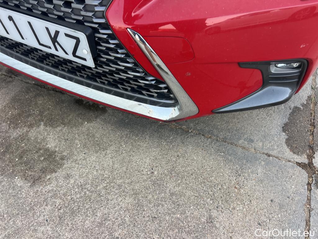  Lexus  CT LEXUS  / 2017 / 5P / berlina con portón 1.8 200h Executive #3