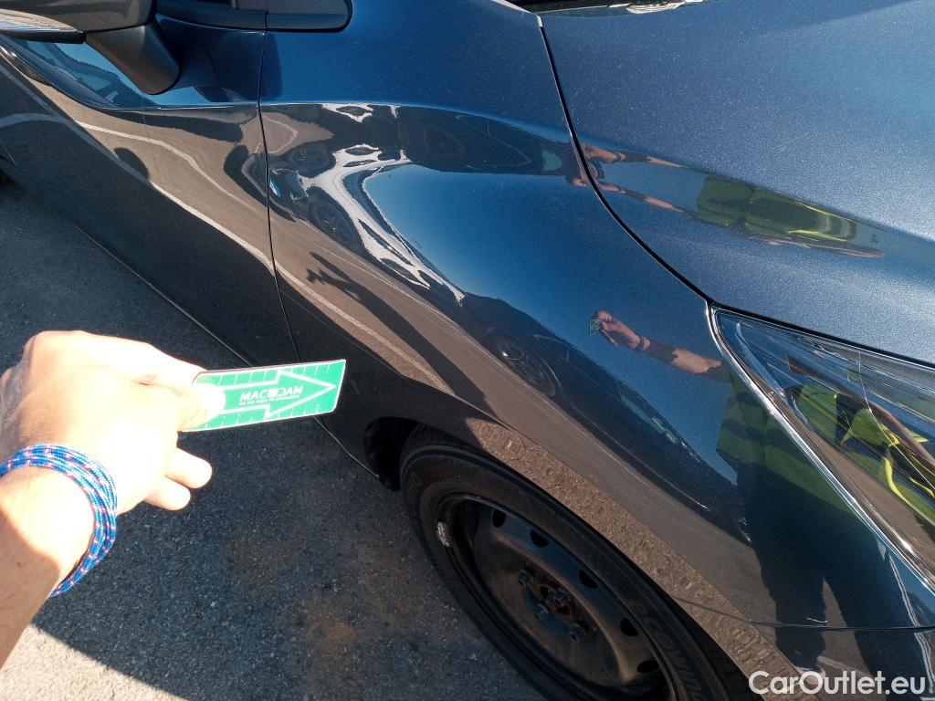  Nissan  Micra NISSAN  / 2017 / 5P / berlina con portón IG-T 68 kW (92 CV) E6D-F Acenta #8