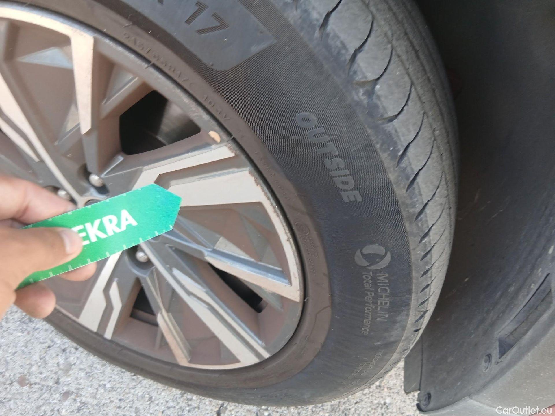  Hyundai  Tucson HYUNDAI  / 5P / 1.6 CRDI 136 CV 48V Maxx DCT #38