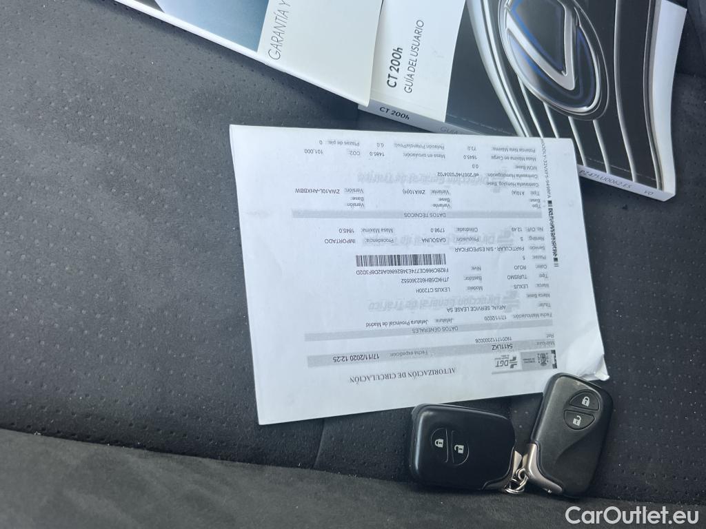  Lexus  CT LEXUS  / 2017 / 5P / berlina con portón 1.8 200h Executive #19