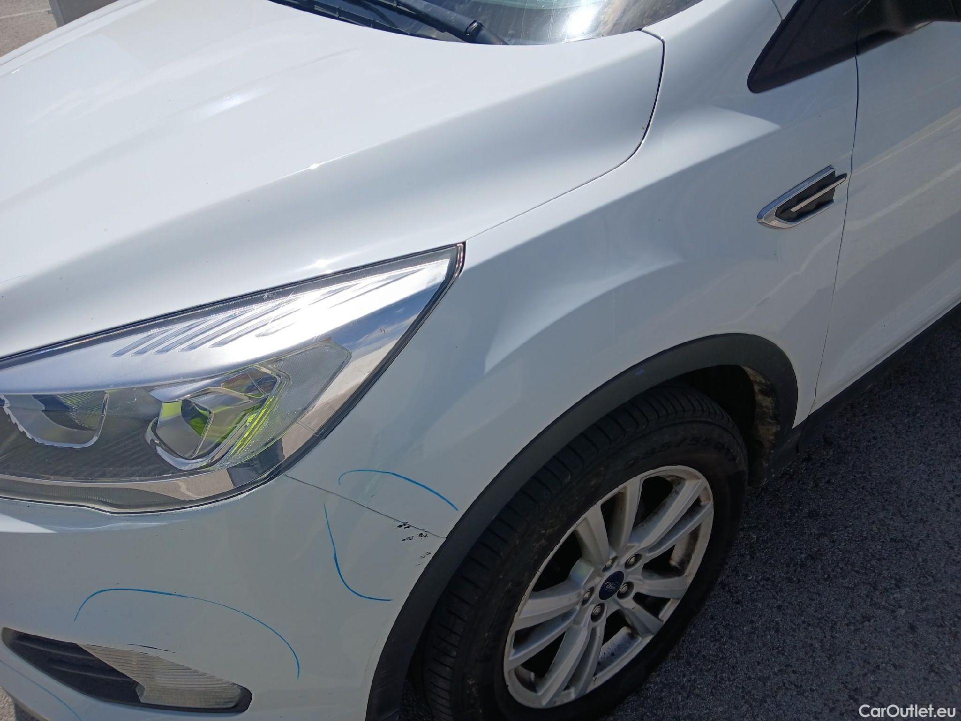  Ford  Kuga FORD  / 2016 / 5P / todoterreno 1.5 EcoBoost 88kW 4x2 Trend+ (CX) #9