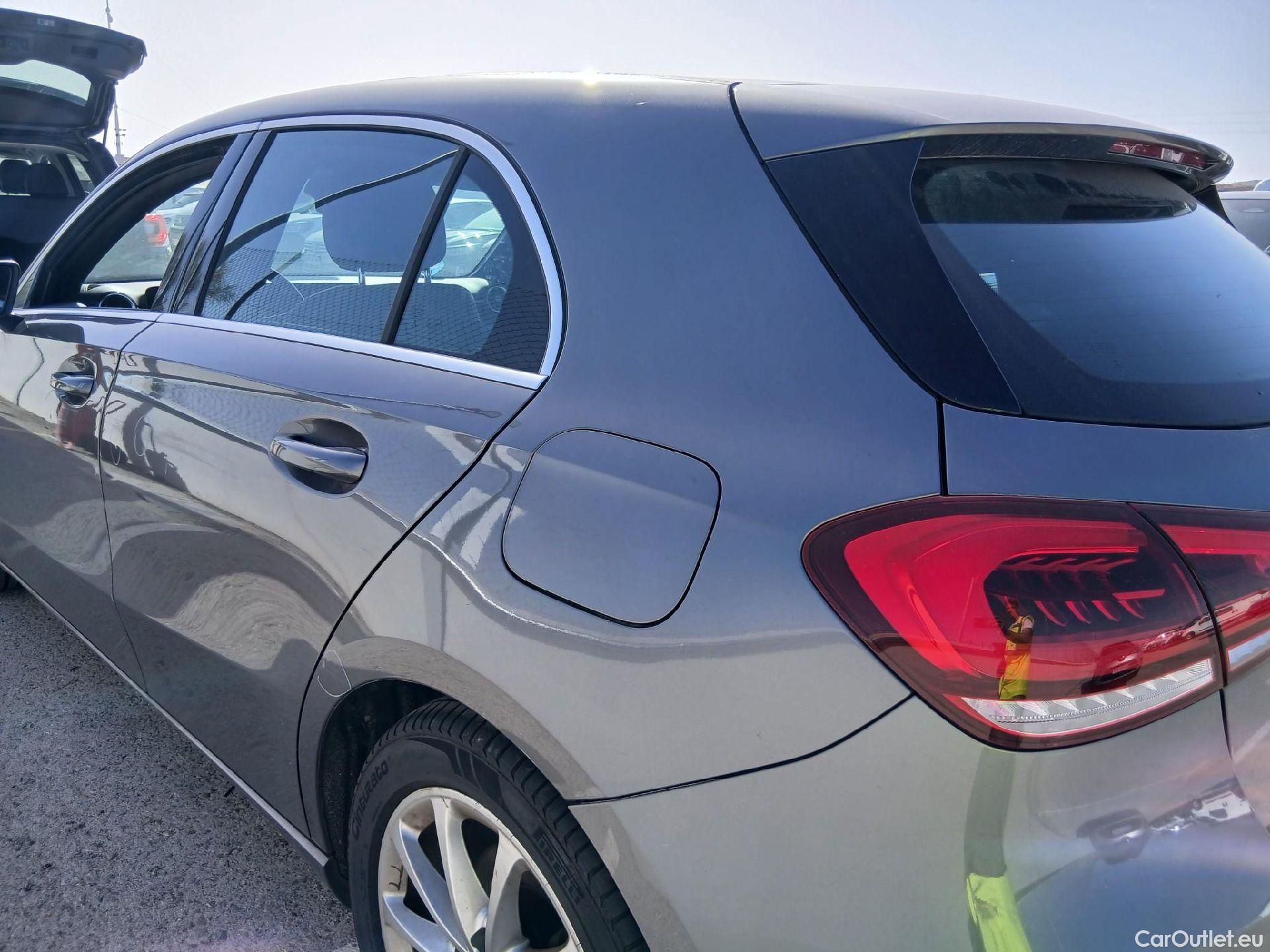  Mercedes  A-Klasse MERCEDES-BENZ Clase A / 2018 / 5P / berlina con portón A 180 d #29