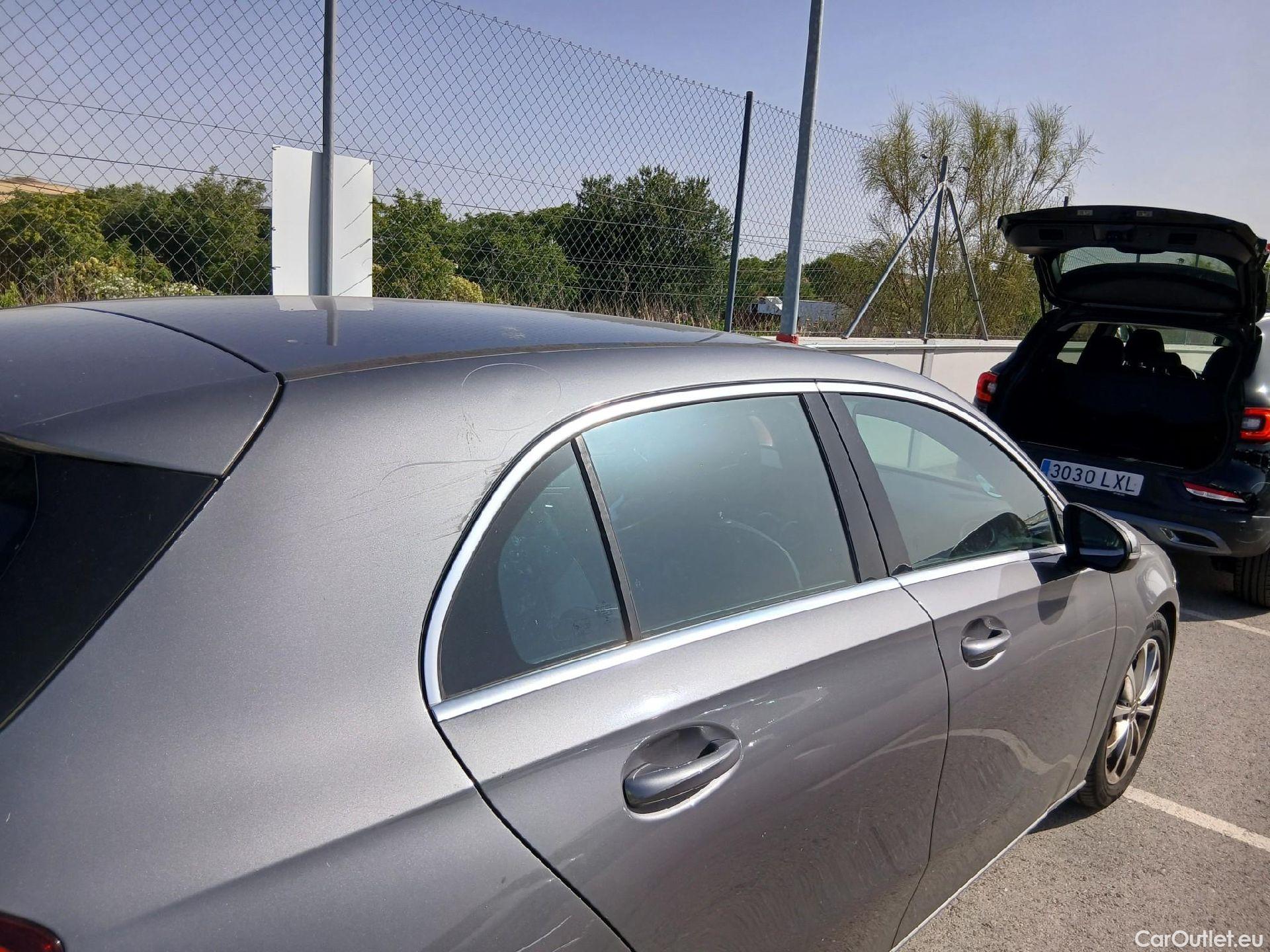  Mercedes  A-Klasse MERCEDES-BENZ Clase A / 2018 / 5P / berlina con portón A 180 d #38