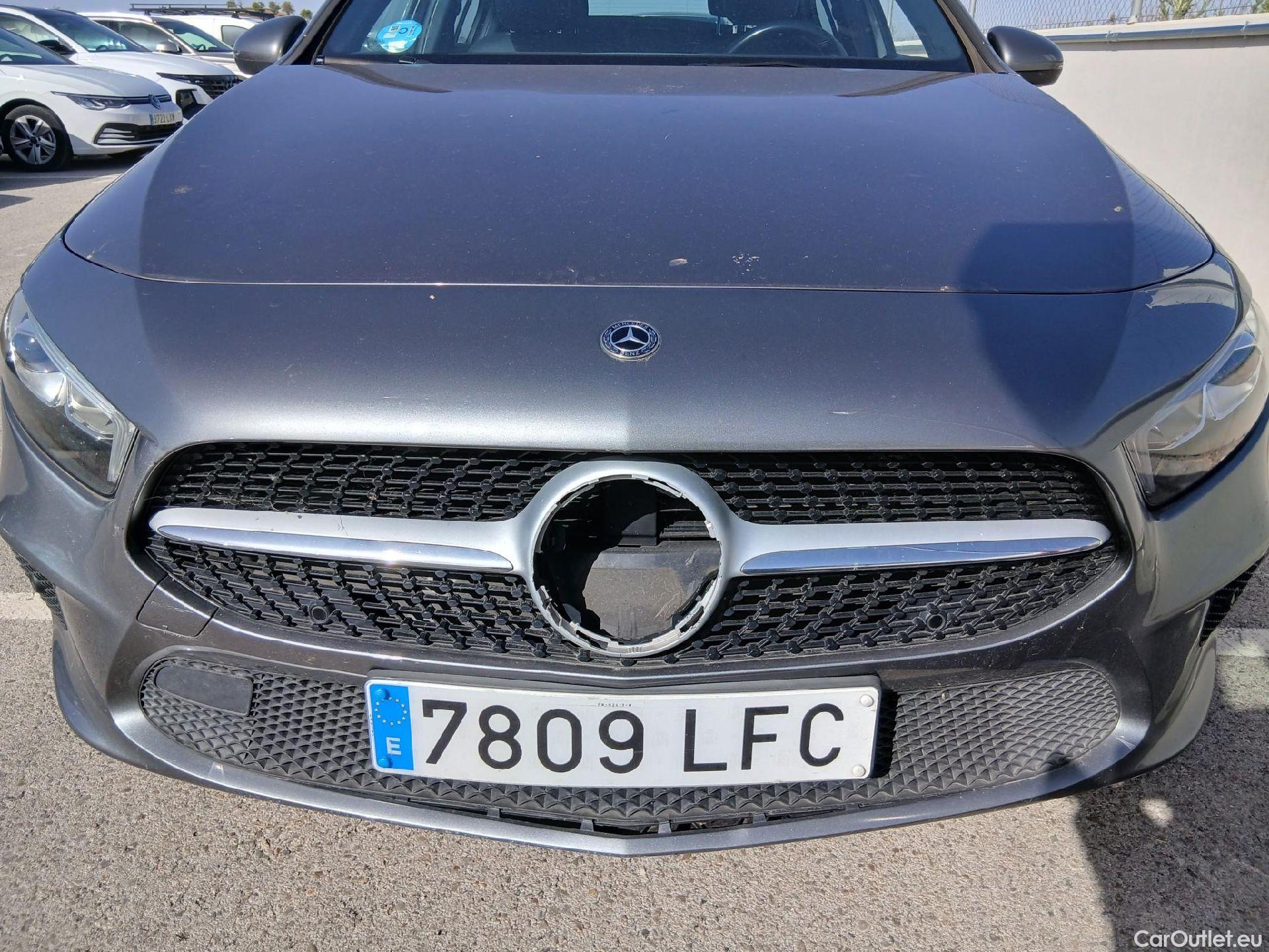 Mercedes  A-Klasse MERCEDES-BENZ Clase A / 2018 / 5P / berlina con portón A 180 d #5