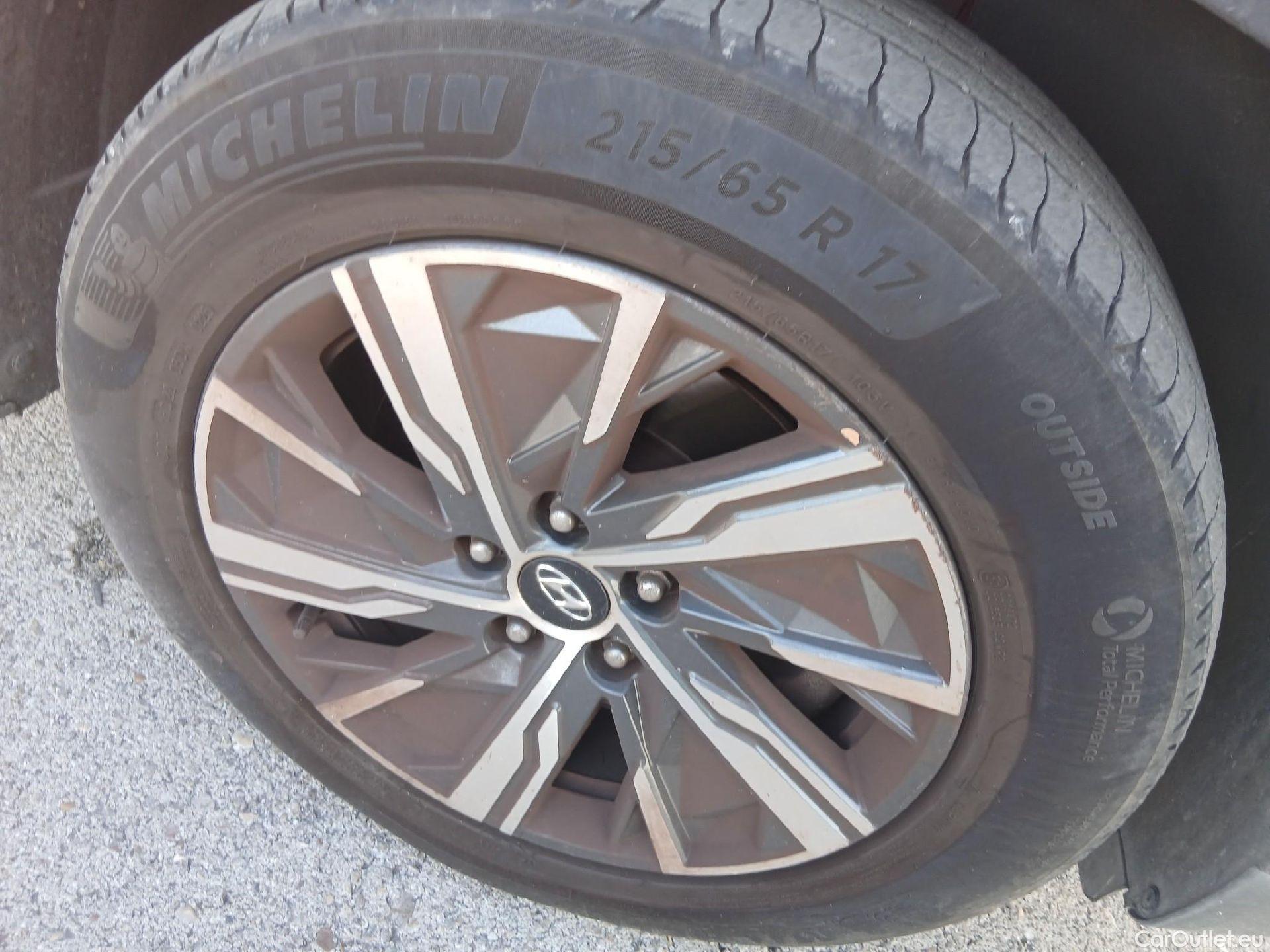  Hyundai  Tucson HYUNDAI  / 5P / 1.6 CRDI 136 CV 48V Maxx DCT #37