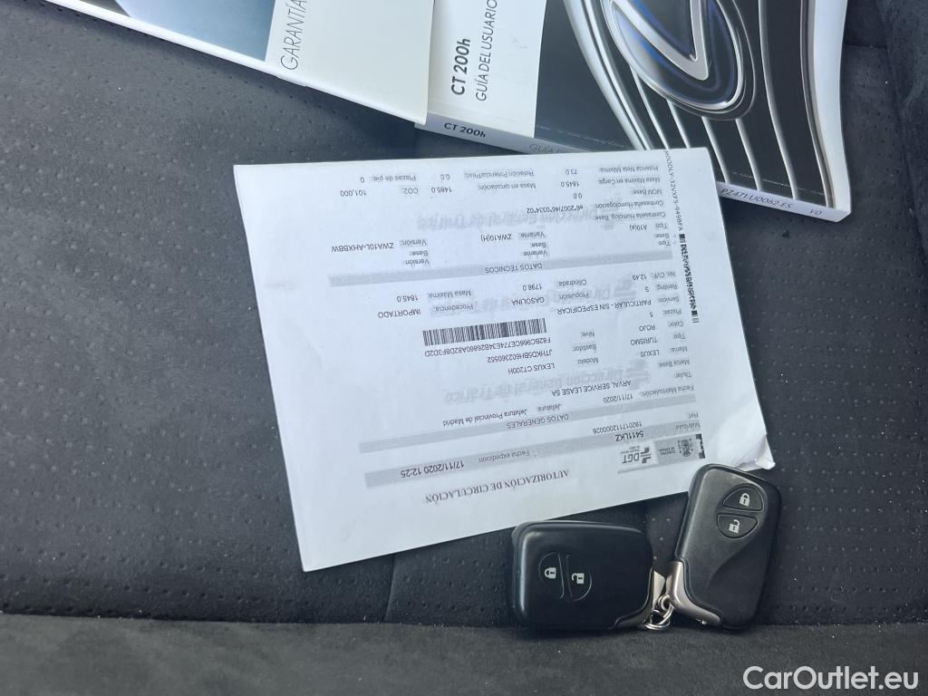  Lexus  CT LEXUS  / 2017 / 5P / berlina con portón 1.8 200h Executive #18