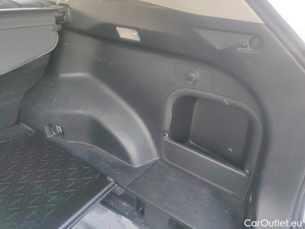  Toyota  RAV4 TOYOTA  / 2018 / 5P / todoterreno 2.5l 220H Advance #20