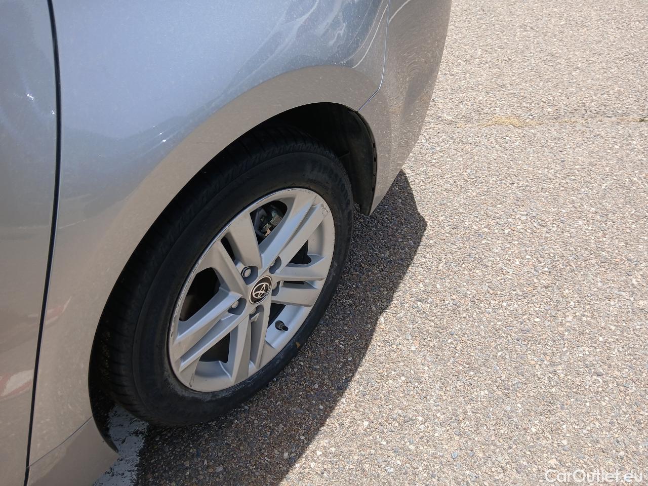  Toyota  Corolla TOYOTA  / 2019 / 5P / familiar 1.8 125H BUSINESS PLUS E-CVT TOU SPORT #15