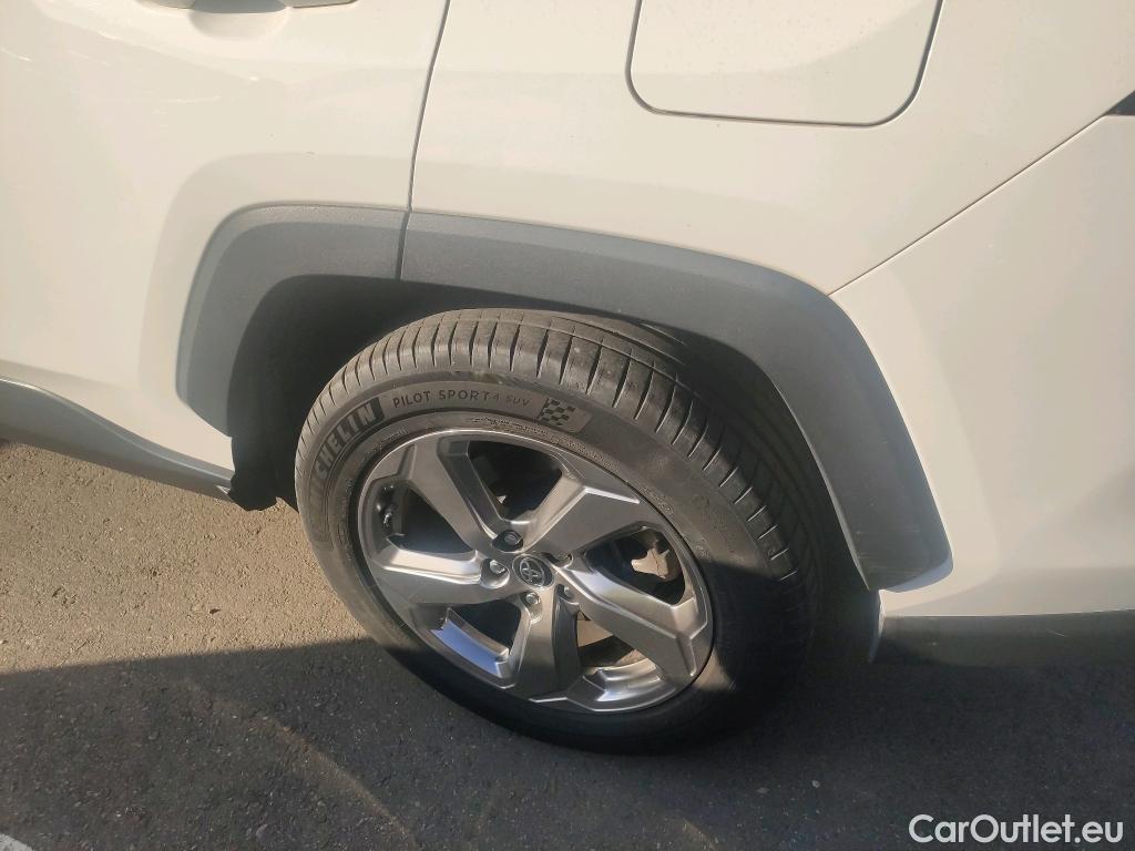  Toyota  RAV4 TOYOTA  / 2018 / 5P / todoterreno 2.5l 220H Advance #28