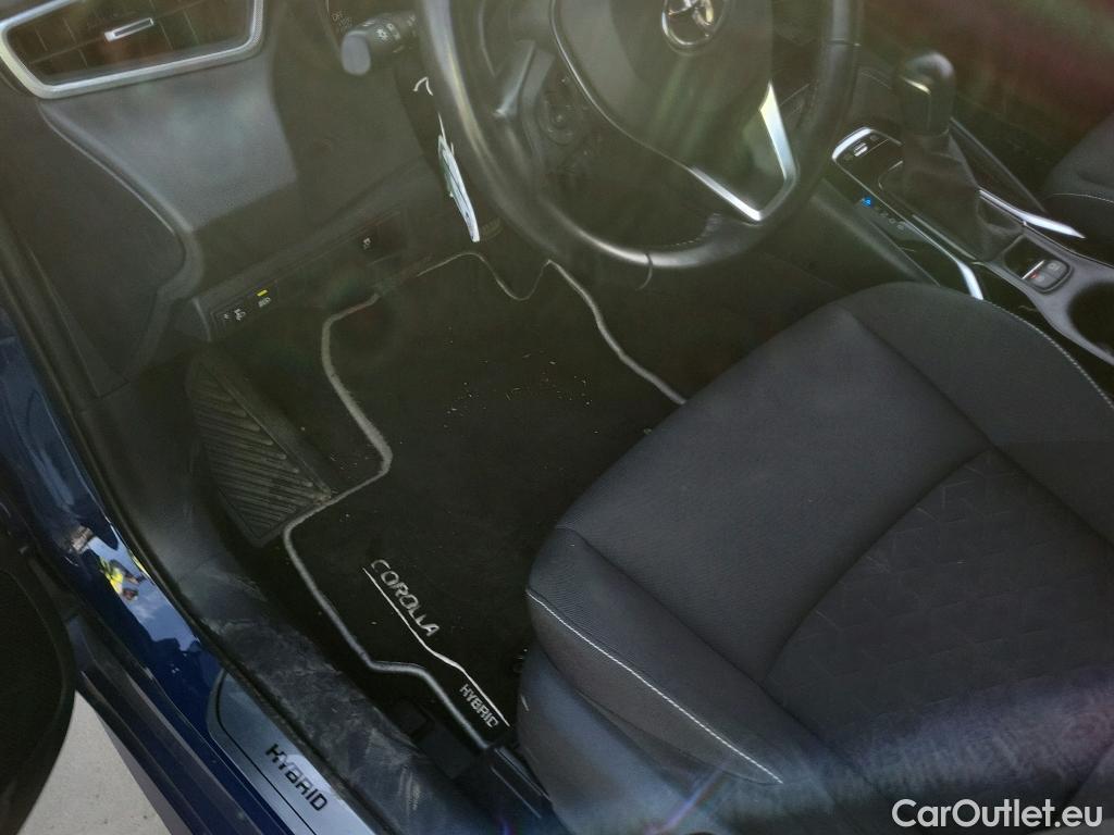  Toyota  Corolla TOYOTA  / 2019 / 5P / berlina con portón 1.8 125H FEEL! E-CVT #17