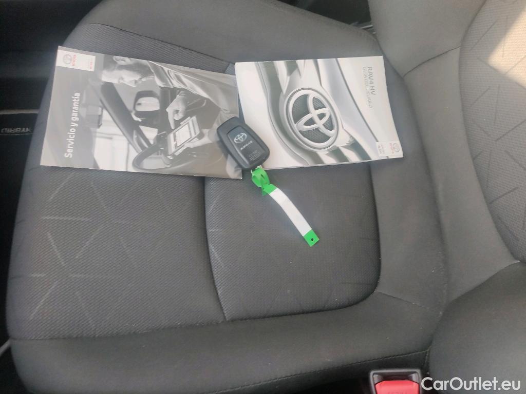  Toyota  RAV4 TOYOTA  / 2018 / 5P / todoterreno 2.5l 220H Advance #1