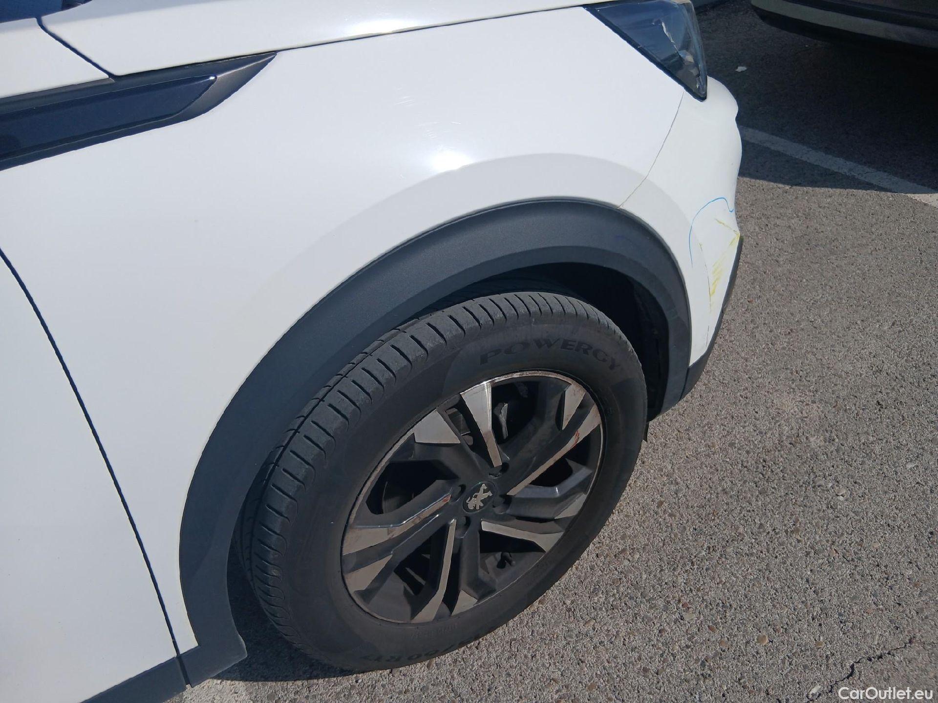  Peugeot  2008 PEUGEOT  / 2019 / 5P / todoterreno Allure Pack BlueHDI 81kW (110CV) (AC) #29