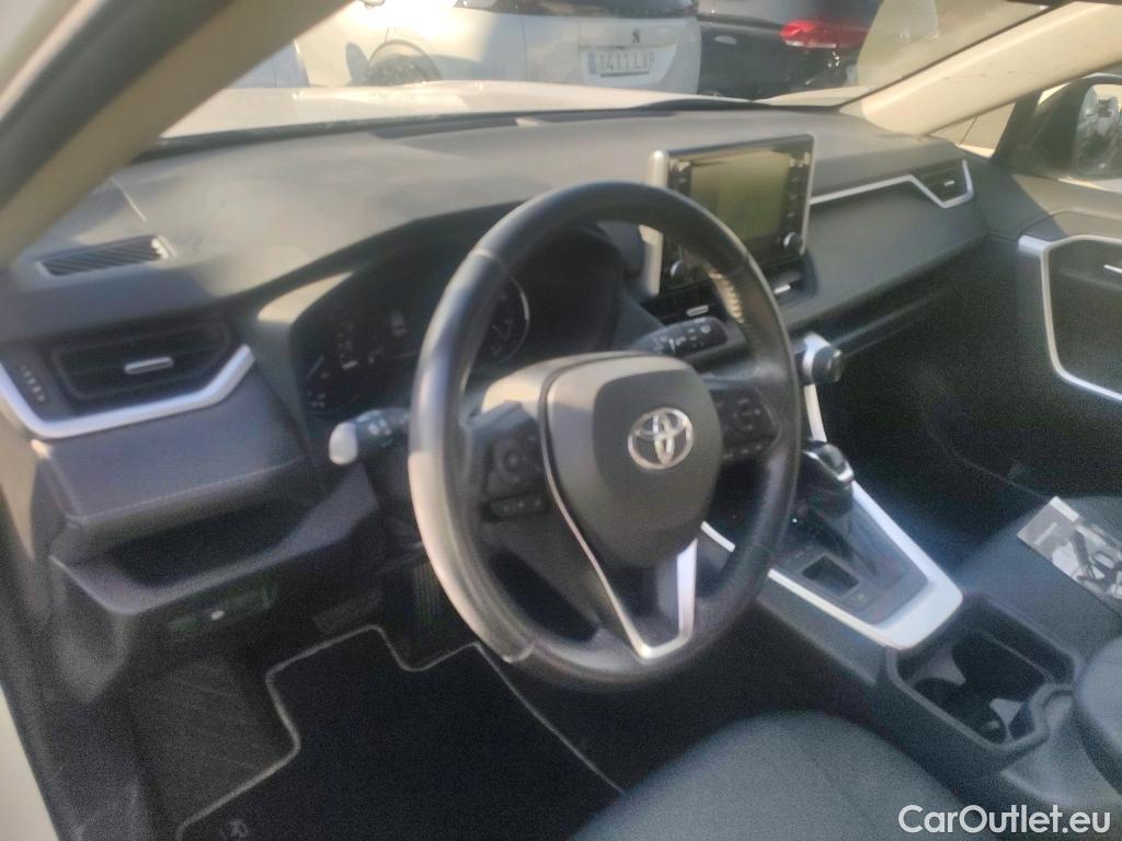  Toyota  RAV4 TOYOTA  / 2018 / 5P / todoterreno 2.5l 220H Advance #22