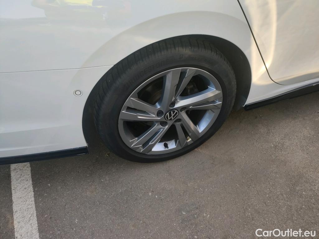  Volkswagen  Golf  VOLKSWAGEN / 2020 / 5P / familiar R-Line 2.0 TDI 110kW (150CV) DSG Variant #3
