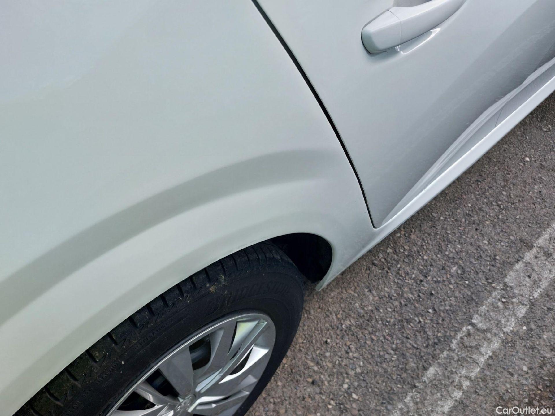  Peugeot  208 PEUGEOT  / 2019 / 5P / berlina con portón BlueHDi 73kW (100CV) Active (CM) #13