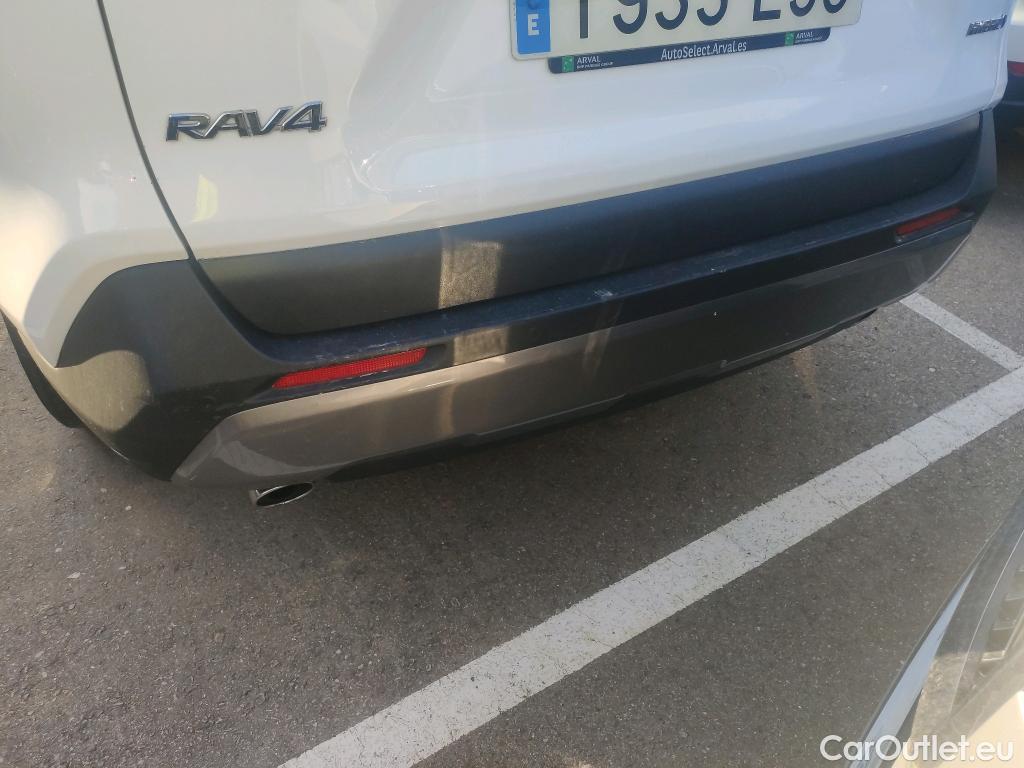  Toyota  RAV4 TOYOTA  / 2018 / 5P / todoterreno 2.5l 220H Advance #5