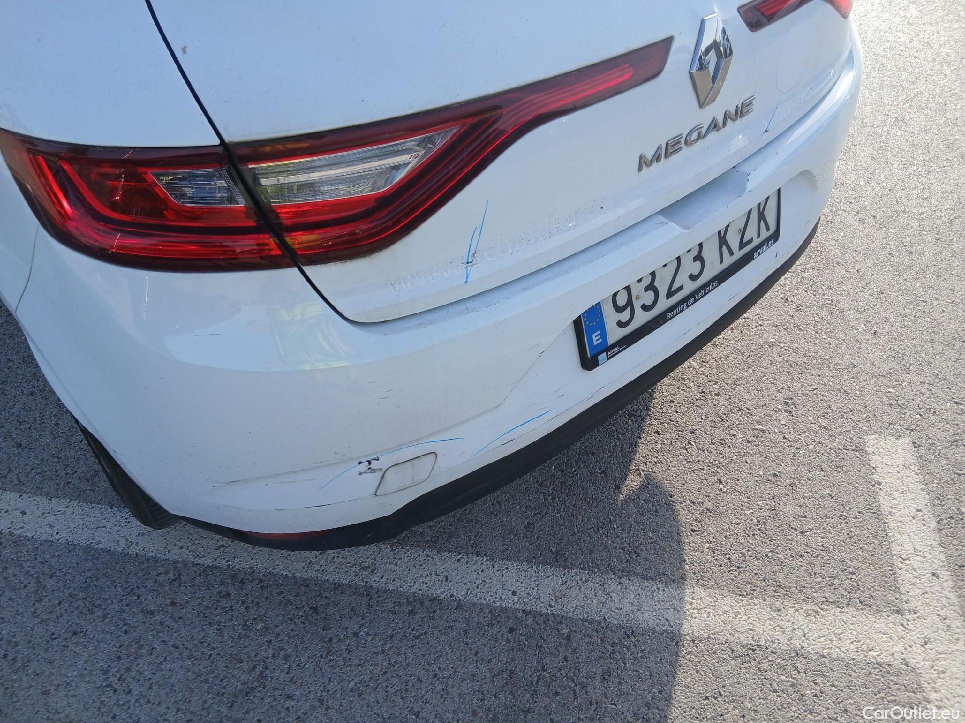 Renault  Megane RENAULT Mégane / 2015 / 5P / berlina con portón Life Blue dCi 70kW (95CV) #17