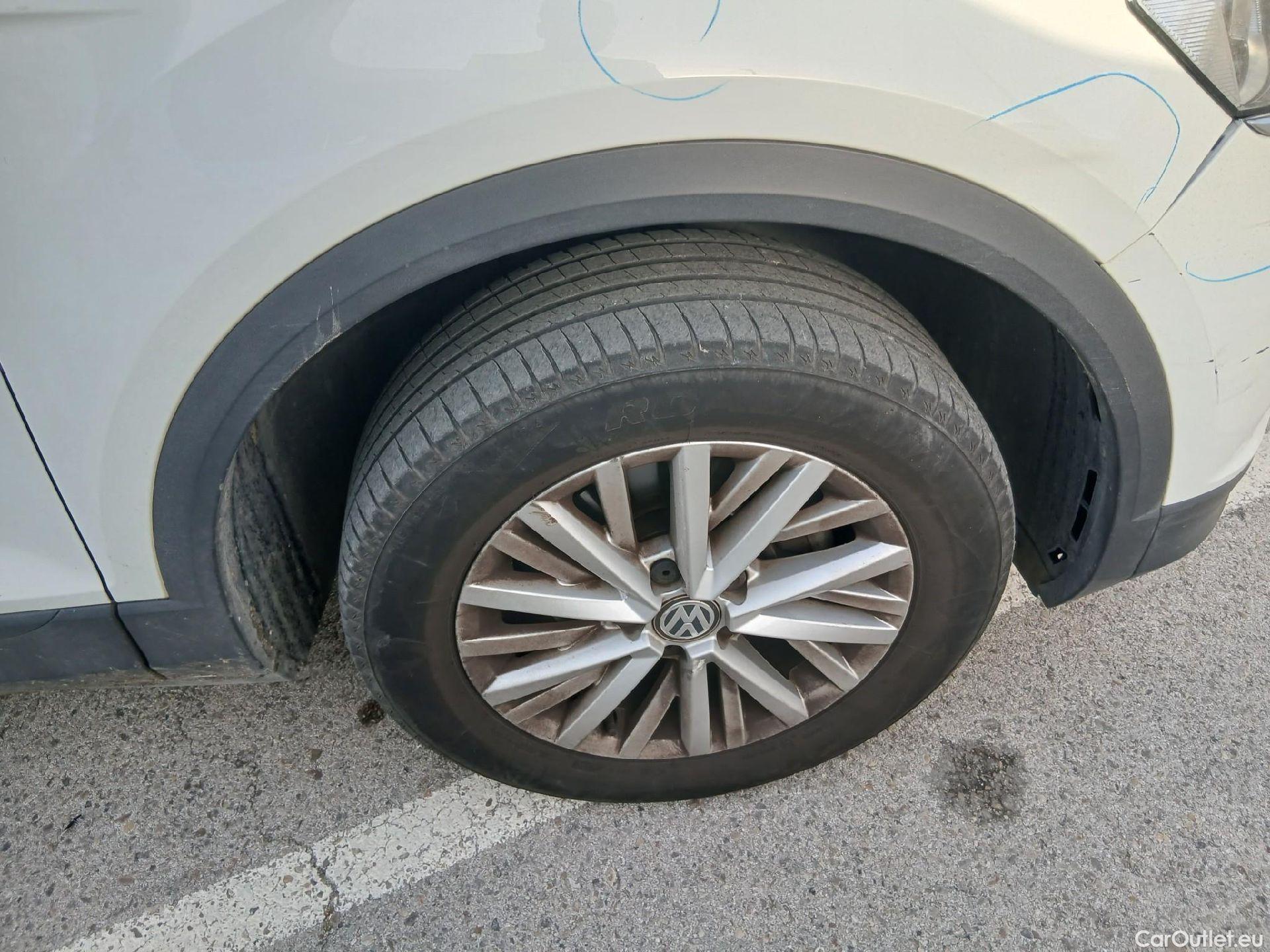  Volkswagen  T-ROC VOLKSWAGEN  / 2017 / 5P / todoterreno Edition 1.6 TDI 85kW (115CV) #49