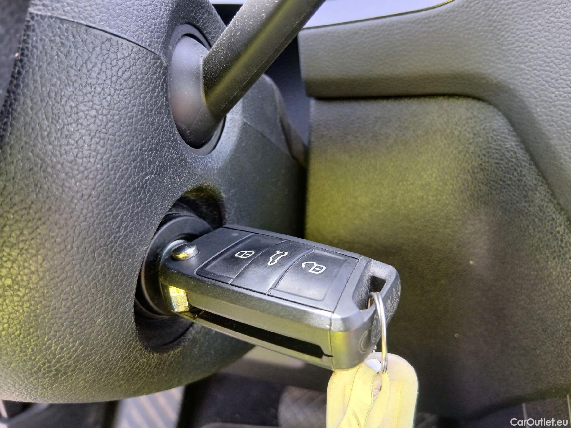  Volkswagen  Tiguan  Life 2.0 TDI 150CV AT7 E6d #1