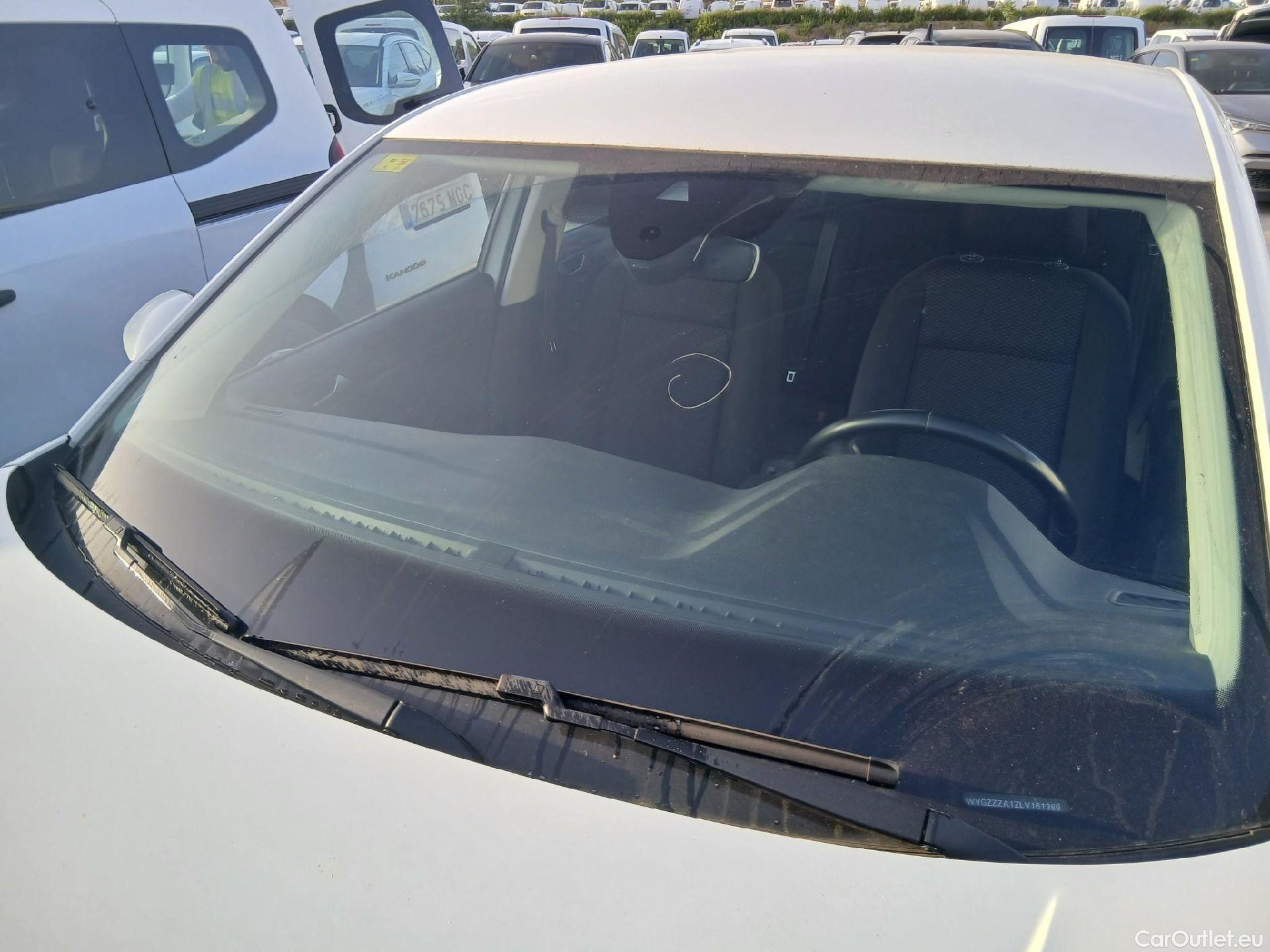  Volkswagen  T-ROC VOLKSWAGEN  / 2017 / 5P / todoterreno Edition 1.6 TDI 85kW (115CV) #4