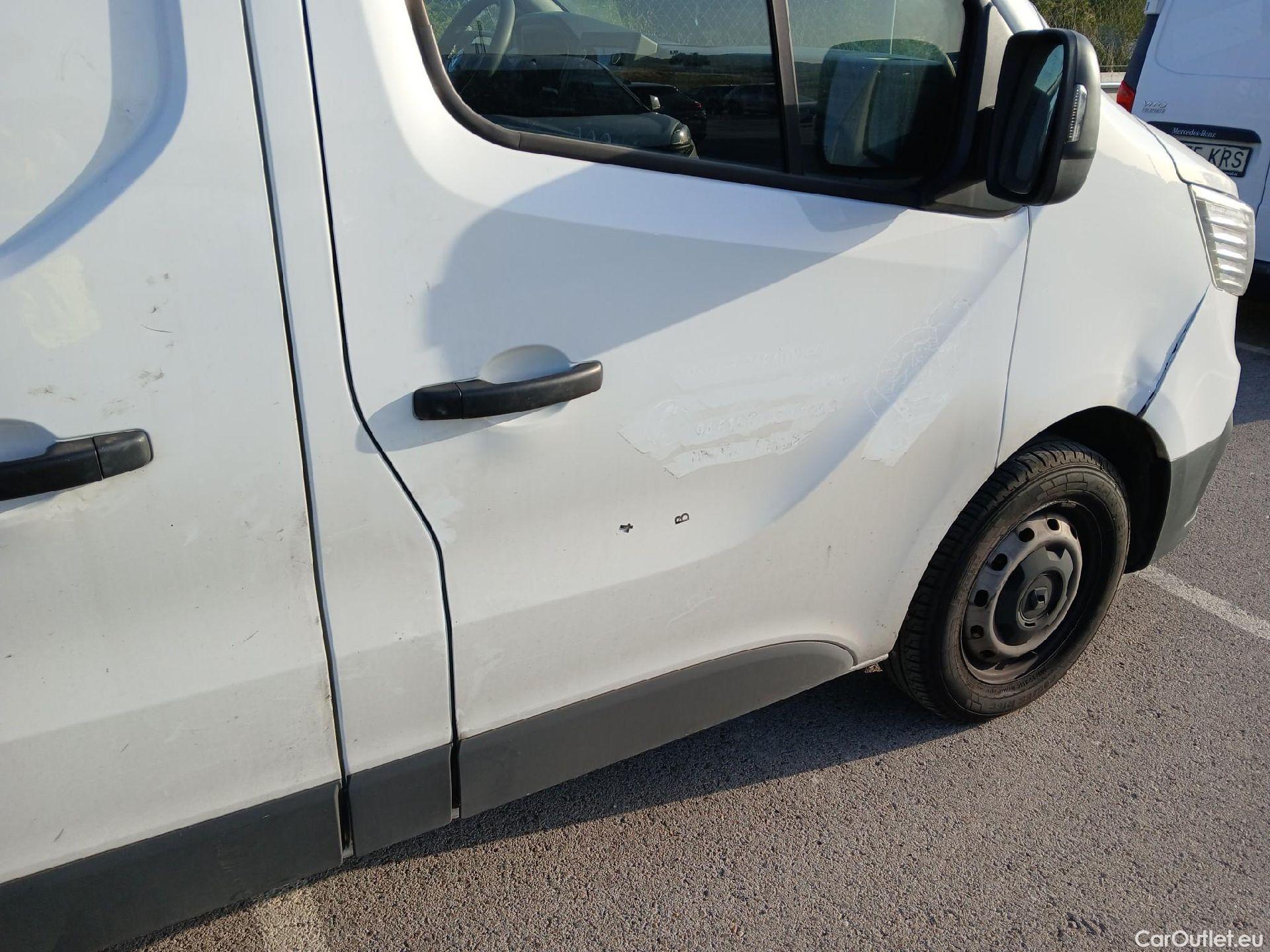  Renault  Trafic RENAULT  / 2021 / 4P / furgón Furgón L1H1 Blue dCi 96 Kw (130 CV) CUA #EQUIPO FRIO + ISOTERMO# #25