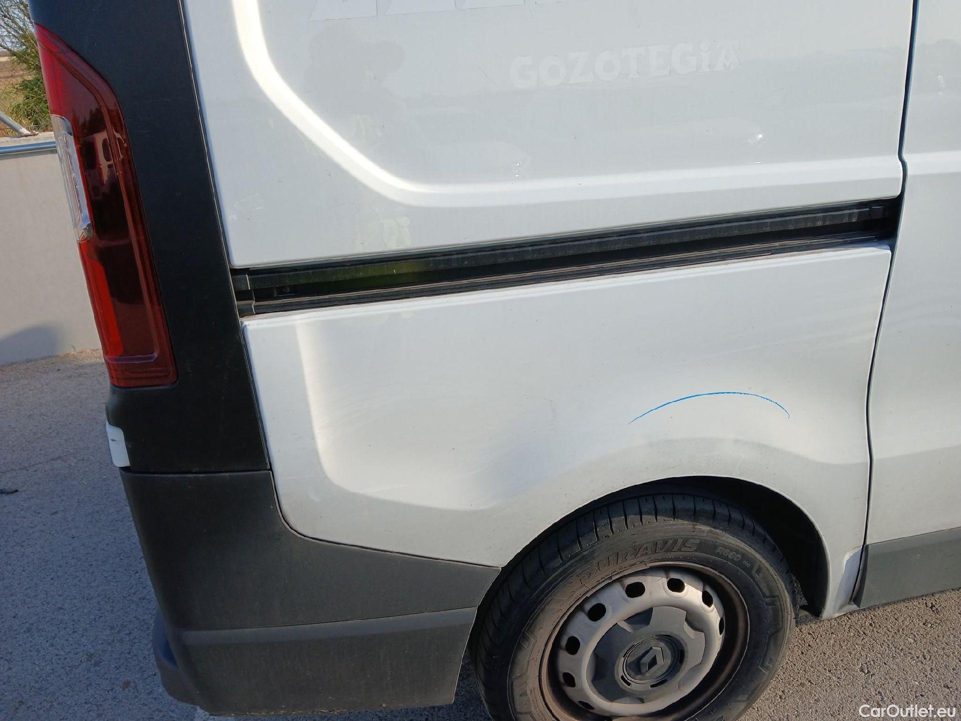  Renault  Trafic RENAULT  / 2021 / 4P / furgón Furgón L1H1 Blue dCi 96 Kw (130 CV) CUA #EQUIPO FRIO + ISOTERMO# #22