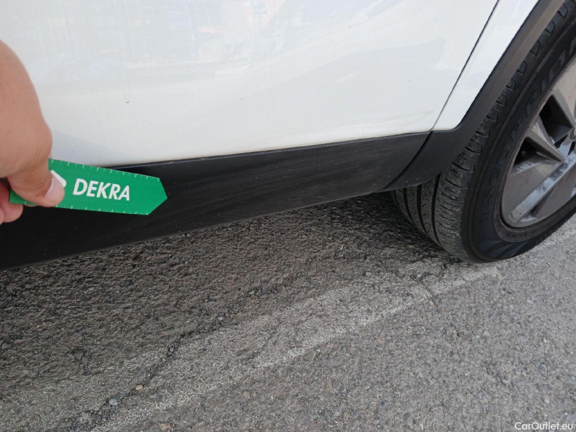  Nissan  Qashqai NISSAN  / 2021 / 5P / todoterreno DIG-T 103kW (140CV) mHEV 4x2 Acenta #44