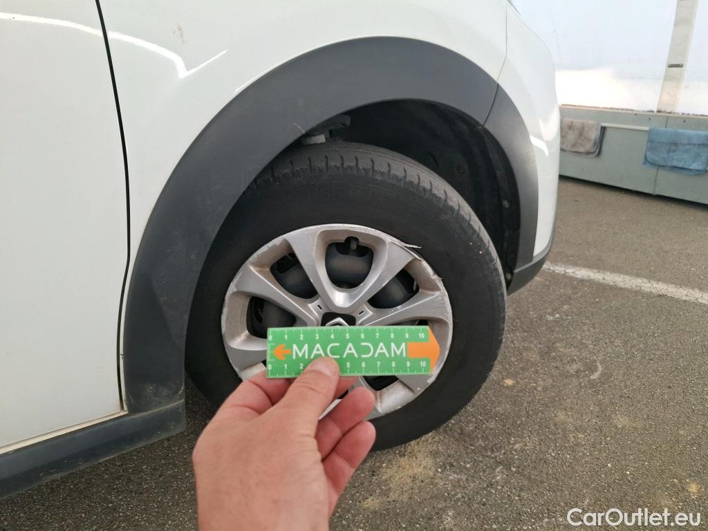  Citroen  C3  Feel 1.2 PureTech 70CV BVM5 E6dT #15