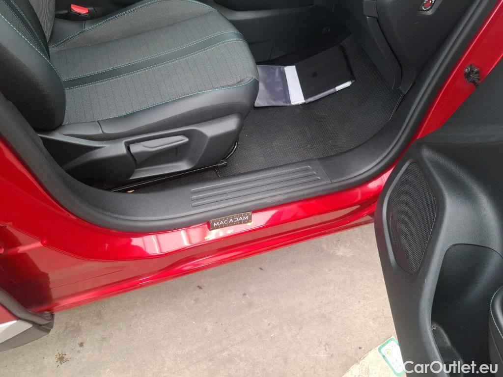  Peugeot  2008  Allure 1.2 PureTech 100CV BVM6 E6d #24