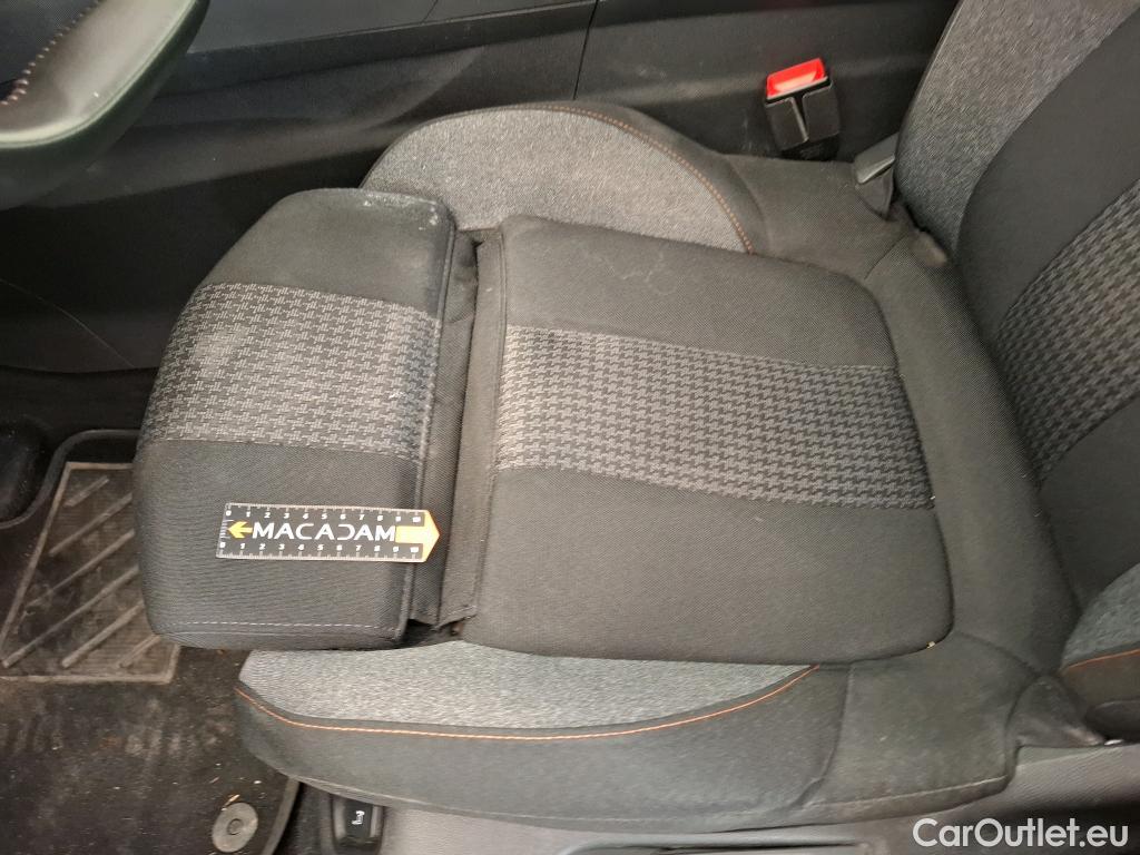  Peugeot  5008  Active Pack 1.2 PureTech 130CV BVA8 7 Sieges E6d #51