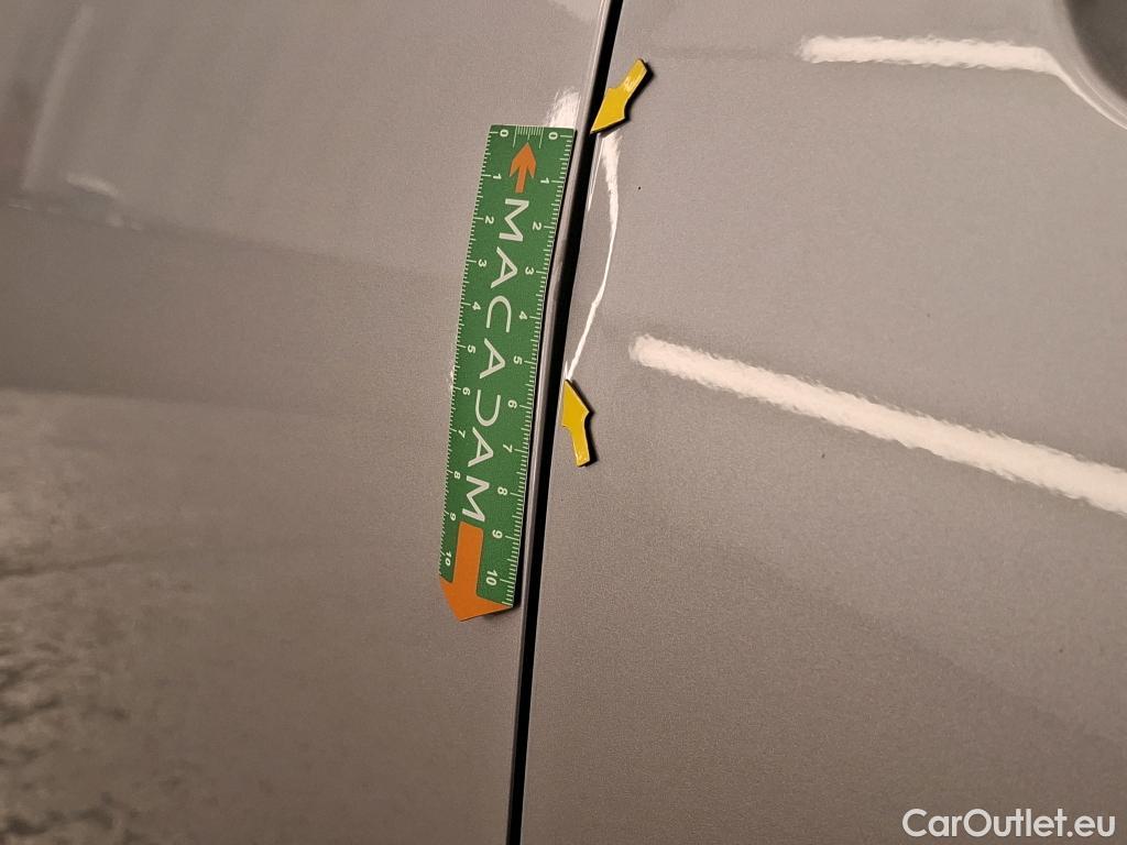  Toyota  Yaris TOYOTA  Hybride Affaires / 2019 / 5P / Berline 1.5 Hybride 116h Dynamic Business Affair #2