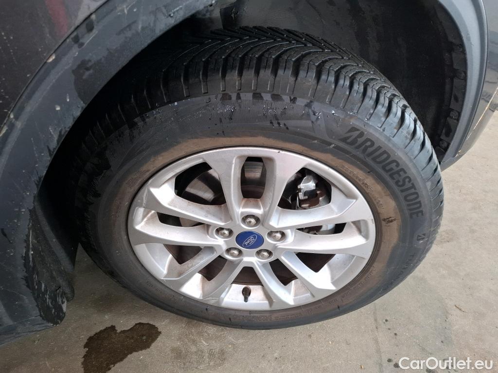  Ford  Kuga FORD  / 2019 / 5P / SUV 2.5 Dur 225 hybrid PHEV Pshift Titanium #82