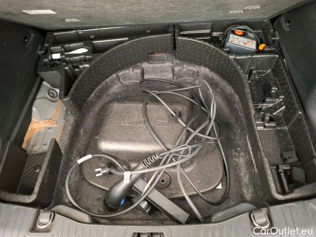  Ford  Kuga FORD  / 2019 / 5P / SUV 2.5 Dur 225 hybrid PHEV Pshift Titanium #92