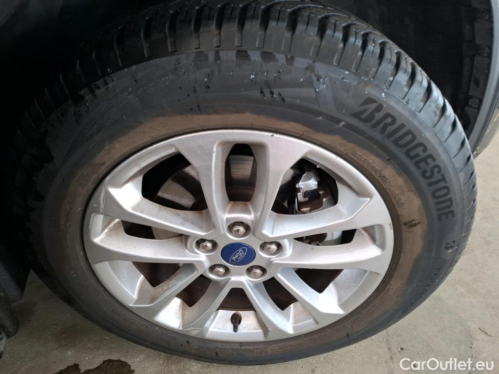  Ford  Kuga FORD  / 2019 / 5P / SUV 2.5 Dur 225 hybrid PHEV Pshift Titanium #83