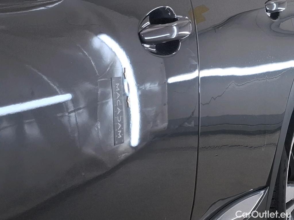  Peugeot  3008 PEUGEOT  / 2020 / 5P / SUV 1.6 HYBRID 225 E-EAT8 Allure #43
