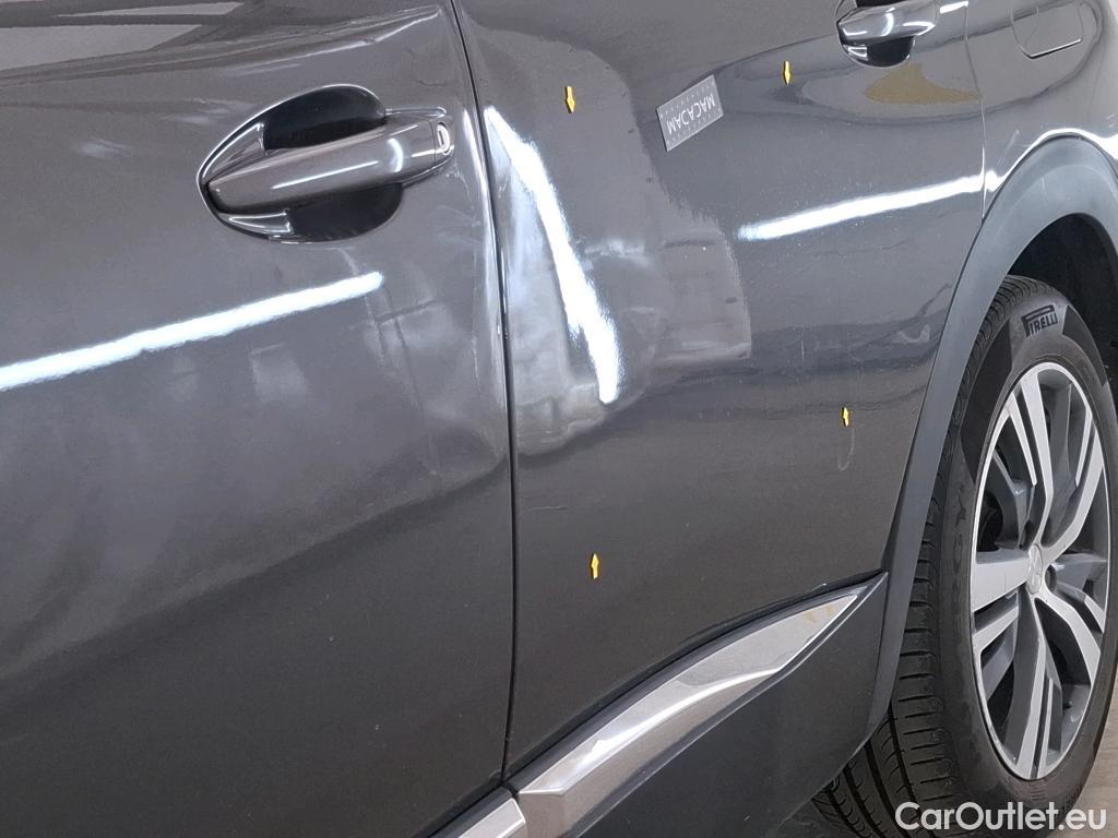  Peugeot  3008 PEUGEOT  / 2020 / 5P / SUV 1.6 HYBRID 225 E-EAT8 Allure #18