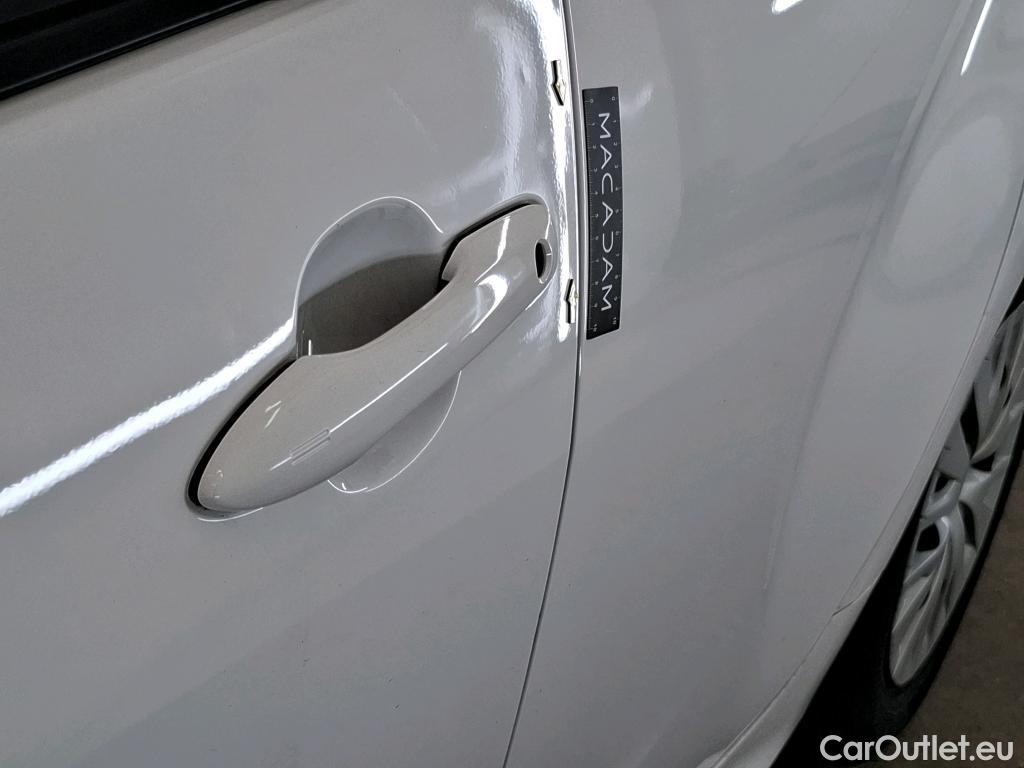  Toyota  Yaris TOYOTA  Hybride / 2019 / 5P / Berline Hybride 116h Dynamic Business Beyond Zer #2