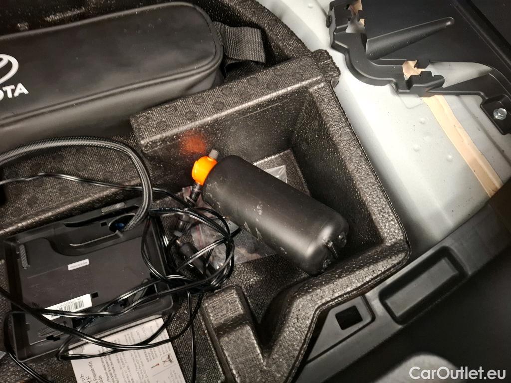  Toyota  Yaris TOYOTA  Hybride / 2017 / 5P / Berline 1.5 VVT-I HYBRID France Business #21