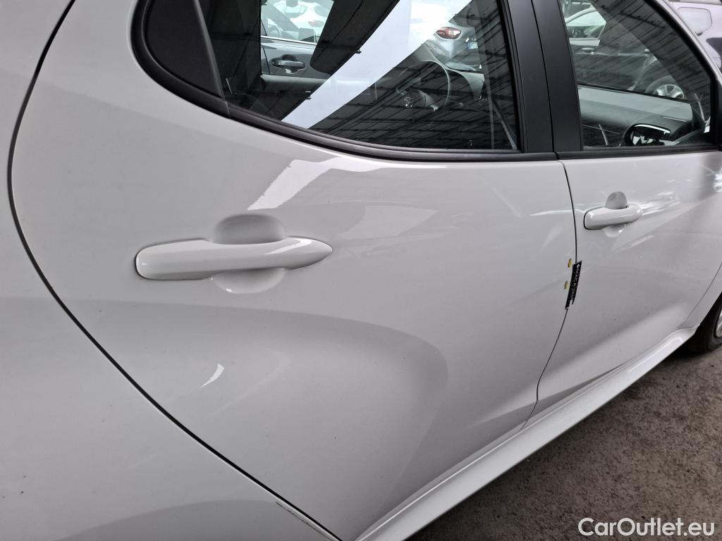  Toyota  Yaris TOYOTA  Hybride / 2019 / 5P / Berline Hybride 116h Dynamic Business Beyond Zer #27