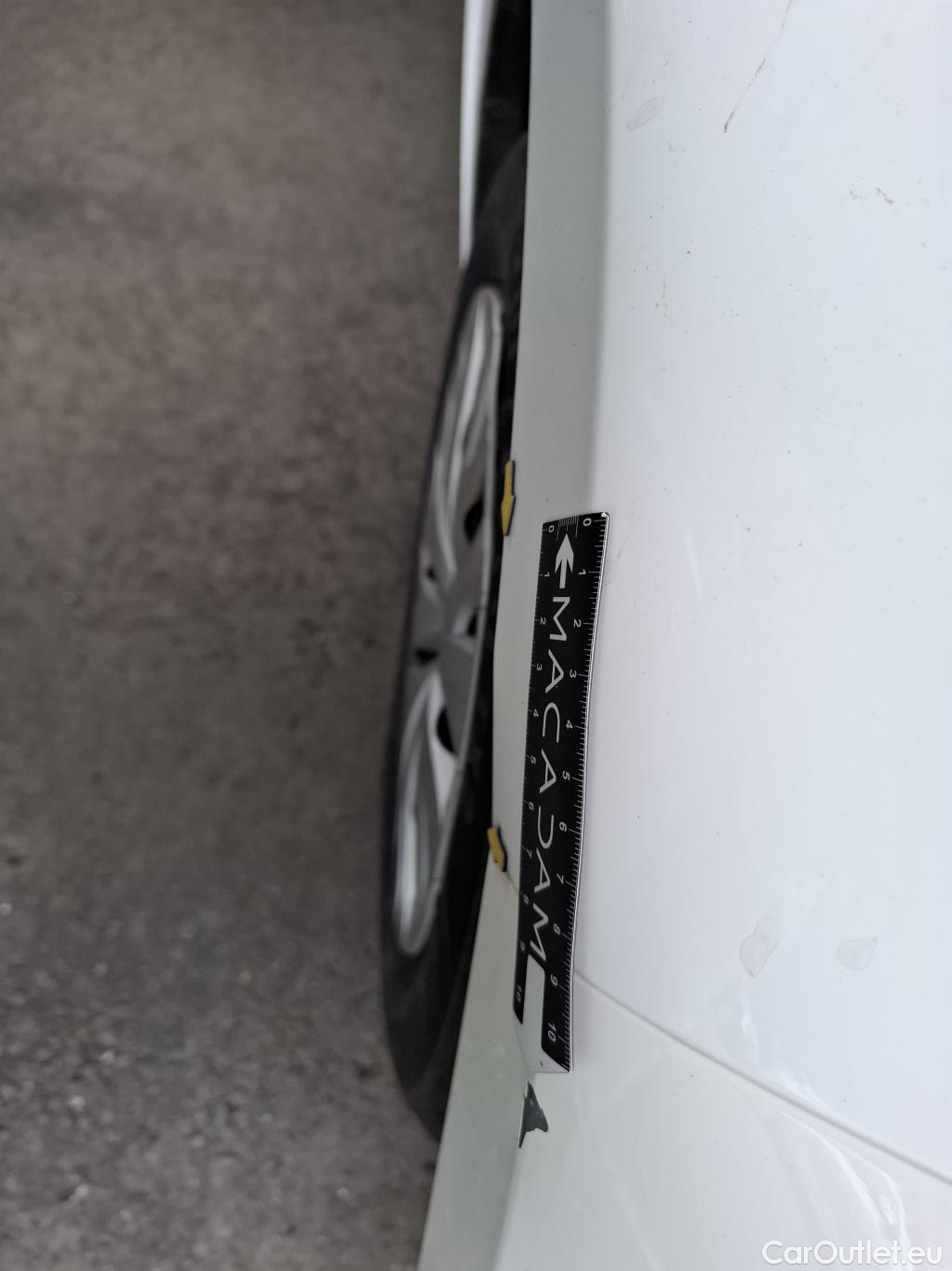  Toyota  Yaris TOYOTA  Hybride / 2019 / 5P / Berline Hybride 116h Dynamic Business Beyond Zer #19