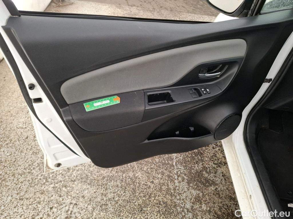  Toyota  Yaris TOYOTA  Hybride / 2017 / 5P / Berline 1.5 VVT-I HYBRID France Business #16
