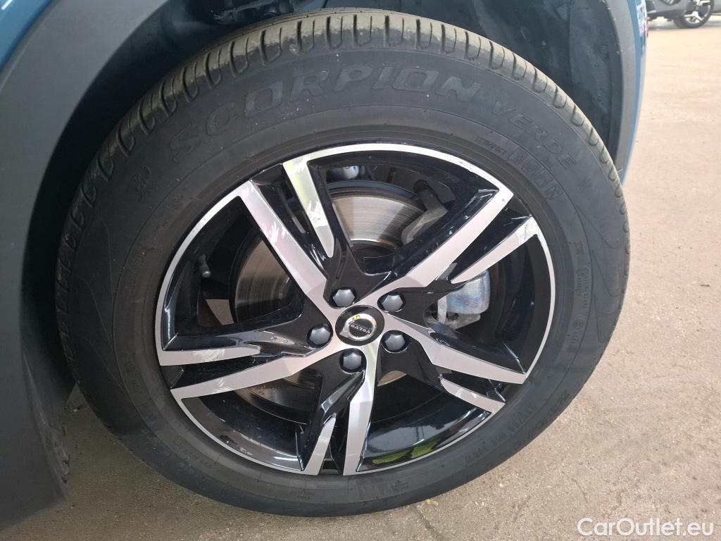  Volvo  XC 40 VOLVO XC40 / 2022 / 5P / SUV B3 163 DCT 7 Plus #23