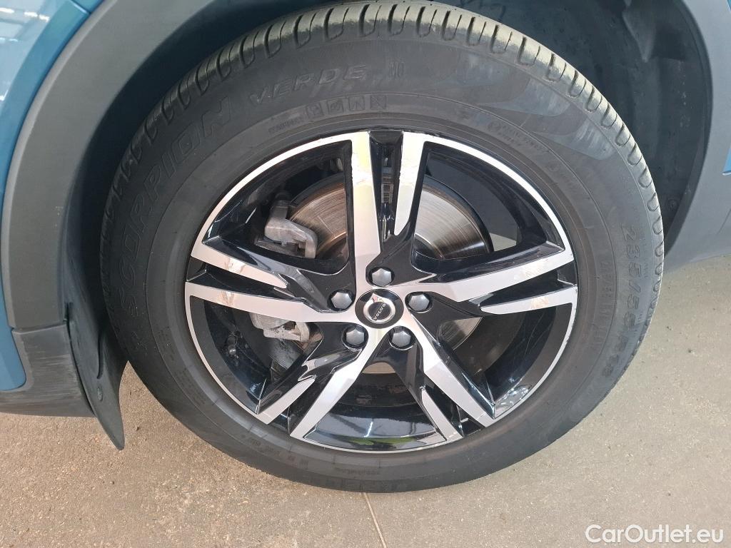  Volvo  XC 40 VOLVO XC40 / 2022 / 5P / SUV B3 163 DCT 7 Plus #9