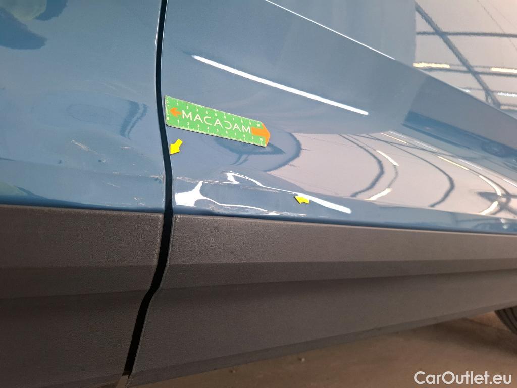  Volvo  XC 40 VOLVO XC40 / 2022 / 5P / SUV B3 163 DCT 7 Plus #5