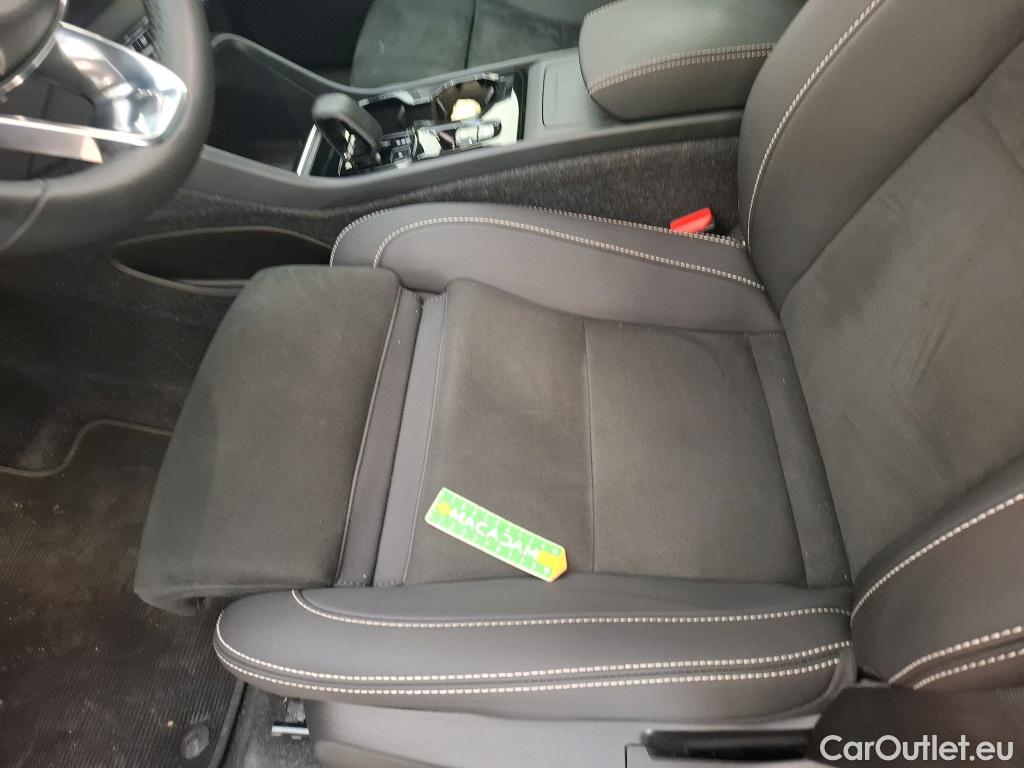  Volvo  XC 40 VOLVO XC40 / 2022 / 5P / SUV B3 163 DCT 7 Plus #68