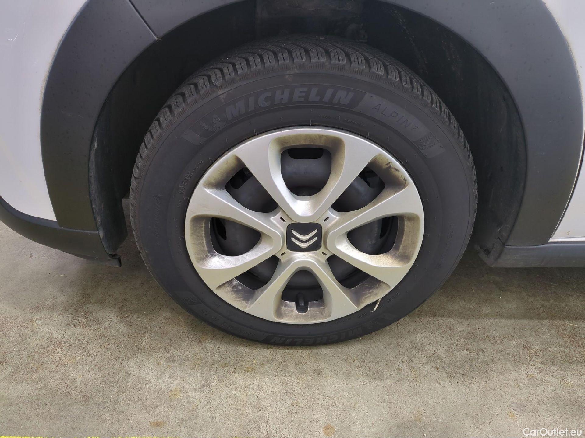  Citroen  C3  Société Feel 1.5 BlueHDI 100CV BVM6 E6d #2