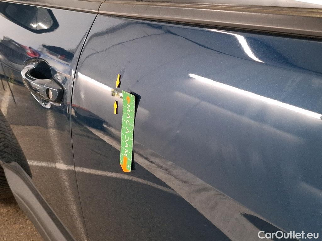  Peugeot  3008 PEUGEOT  / 2020 / 5P / SUV 1.6 HYBRID 225 E-EAT8 GT Pack #61