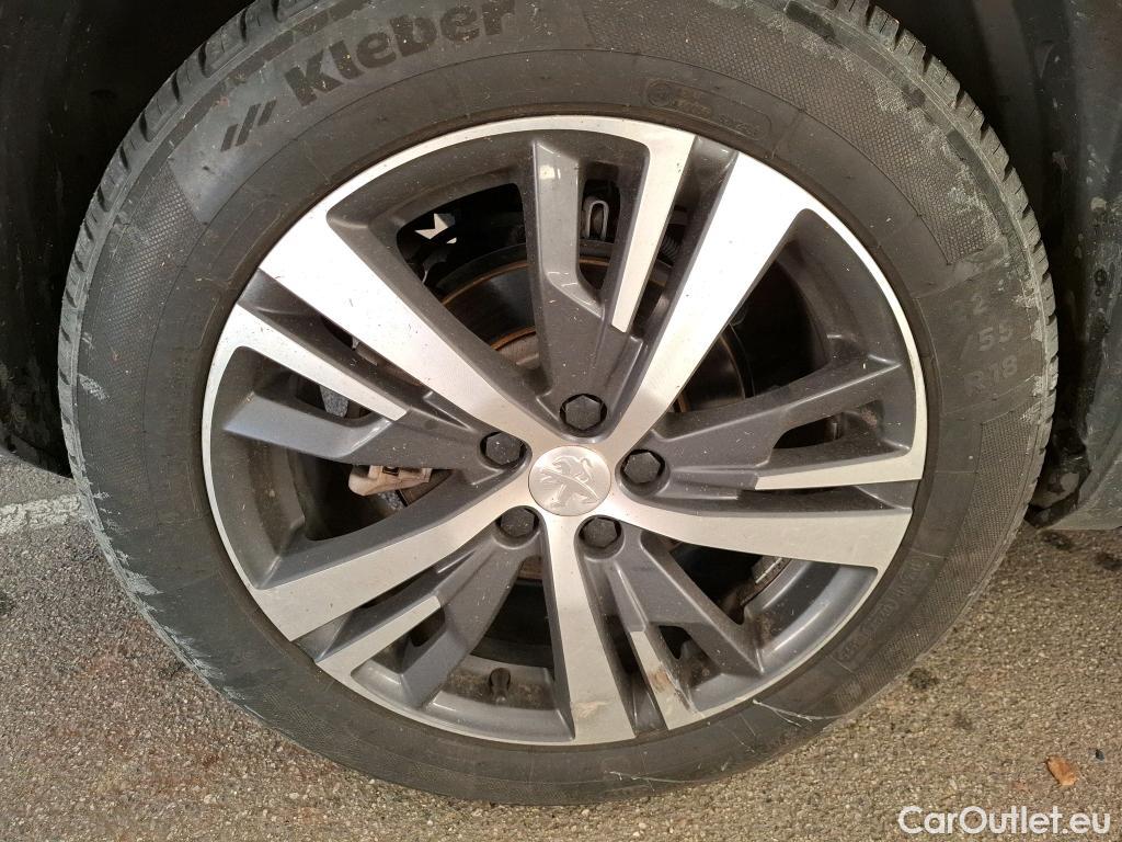 Peugeot  3008 PEUGEOT  / 2020 / 5P / SUV 1.6 HYBRID 225 E-EAT8 Active Pack #49