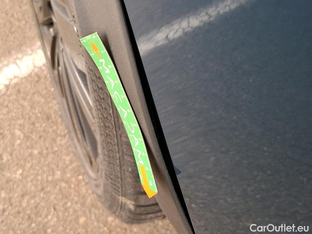  Peugeot  3008 PEUGEOT  / 2020 / 5P / SUV 1.6 HYBRID 225 E-EAT8 GT Pack #70