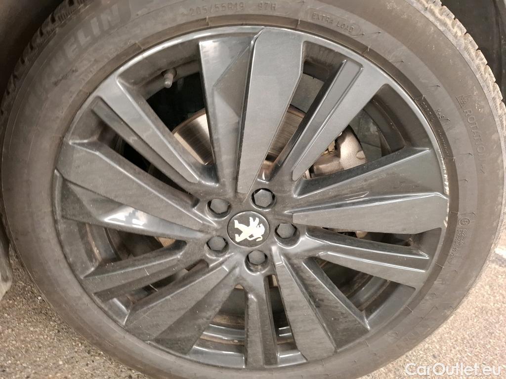  Peugeot  3008 PEUGEOT  / 2020 / 5P / SUV 1.6 HYBRID 225 E-EAT8 GT Pack #75